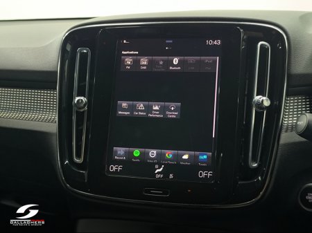 2022 Volvo XC40 (221) R-DESIGN T4 RECHARGE AUTO €33,995 thumbnail