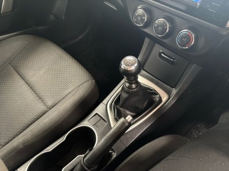 2016 Toyota Corolla - thumbnail 16