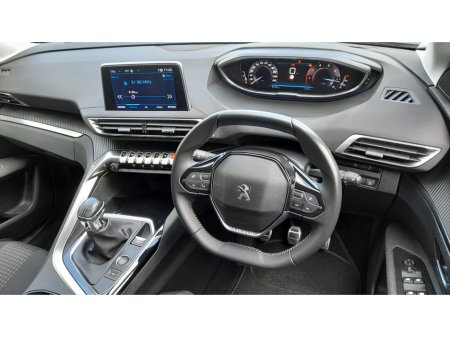 2023 Peugeot 3008 - thumbnail 5