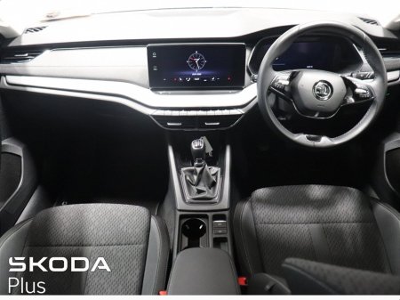 2023 Skoda Octavia - thumbnail 2