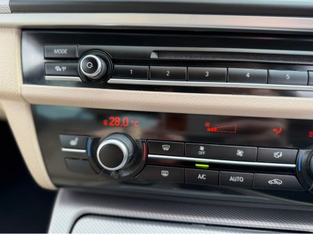 2016 BMW 5 Series - thumbnail 23