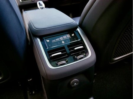 2025 Volvo XC90 - thumbnail 28