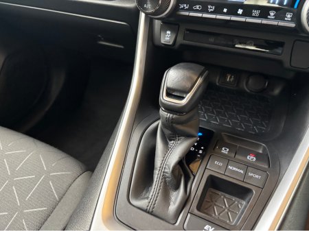 2024 Toyota Rav4 - thumbnail 18