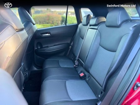 2024 Toyota Corolla Cross COROLLA CROSS SOL 1.8 €37,950 thumbnail