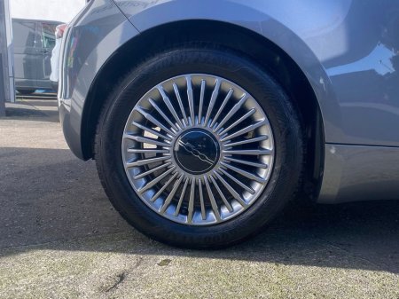 2025 Fiat 500e - thumbnail 30