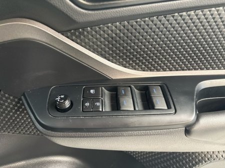 2023 Toyota C-HR - thumbnail 16