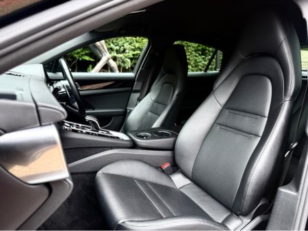 2018 Porsche Panamera 3.0 EHYBRID 4 5DR AUTO €56,950 thumbnail