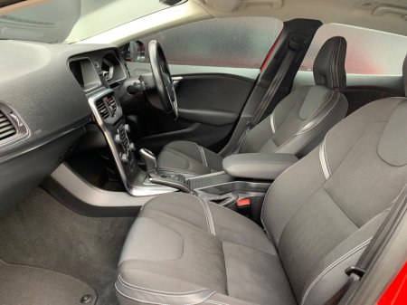 2014 Volvo V40 VOLVO V40 1.6 T4 180 BHP AUTO R-DESIGN // VERY LOW MILEAGE // EXCELLENT CONDIITION // TIMING BELT/WATE PUMP REPLACED // €9,950 thumbnail