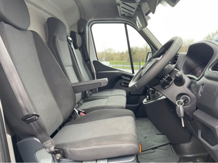 2023 Renault Master 2023  RENAULT MASTER FWD LM35 BLUE DCI 135 B thumbnail