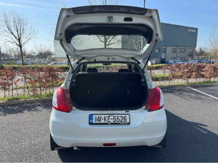 2014 Suzuki Swift - thumbnail 9