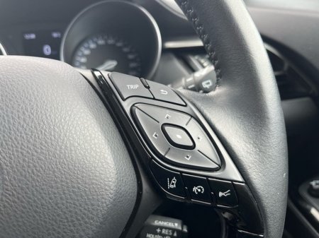 2023 Toyota C-HR - thumbnail 17