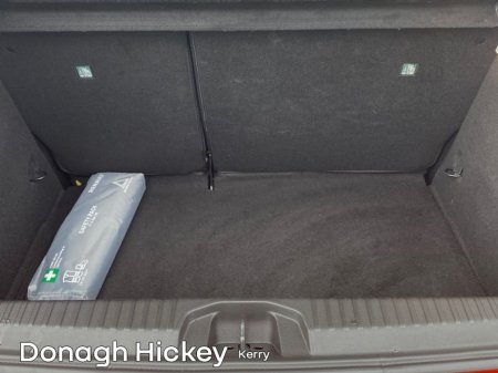 2021 Renault Clio Dynamique TCe 100 €15,900 thumbnail