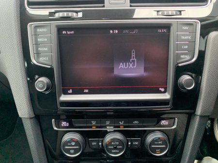 2014 Volkswagen Golf 1.4 TSI 150 BHP HIGHLINE DSG 5DR // LOW MILEAGE // GREAT CONDITION // REVERSE CAMERA, CRUISE AND PRIVACY GLASS // €10,950 thumbnail