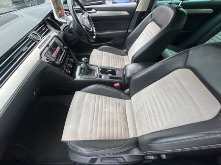 2016 Volkswagen Passat 1.6 TDI 120HP Highline €11,850 thumbnail