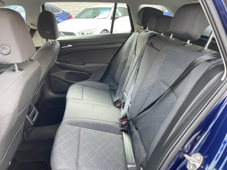 2022 Volkswagen Golf 2.0 TDI Life Estate 5dr Diesel Manual Euro 6 (s/s) (115 ps) thumbnail