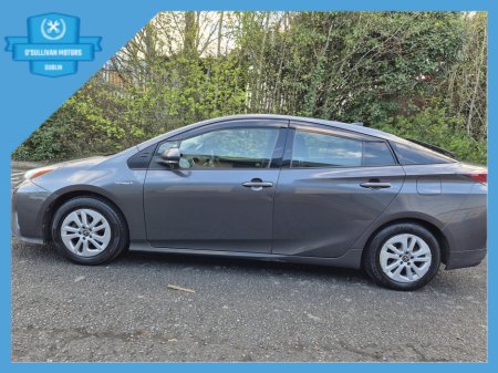 2016 Toyota Prius - thumbnail 5