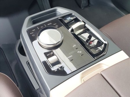 2022 BMW iX - thumbnail 10