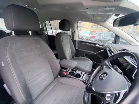2020 Volkswagen Touran Highline/Auto/7 Seats €28,900 thumbnail