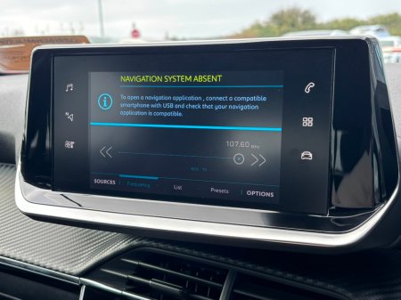 2021 Peugeot 2008 - thumbnail 23