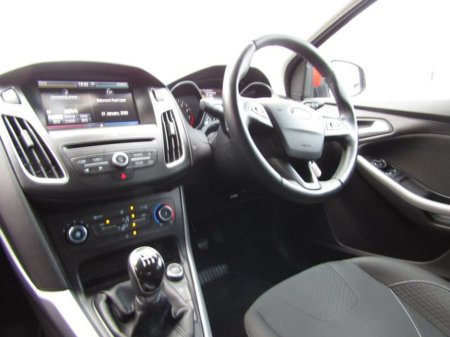 2016 Ford Focus 1.0 Zetec Ecoboost 100PS 5DR €9,950 thumbnail