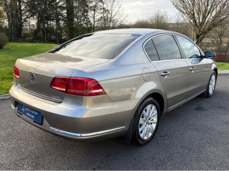 2012 Volkswagen Passat - thumbnail 14