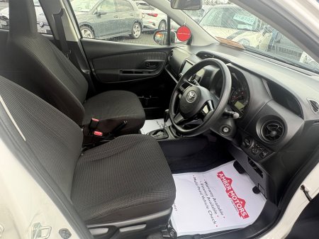 2017 Toyota Yaris - thumbnail 23