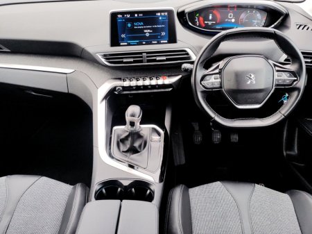 2019 Peugeot 3008 - thumbnail 8