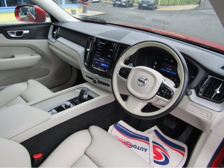 2024 Volvo XC60 T6 PHEV PLUS BRIGHT AWD 5 thumbnail