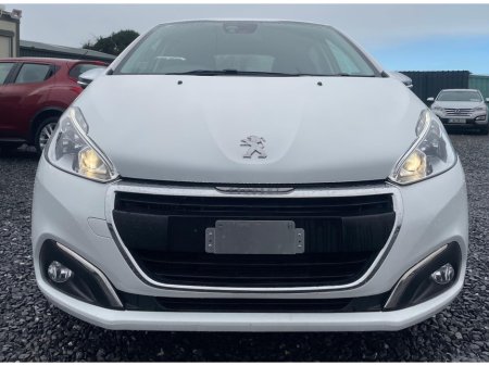2016 Peugeot 208 1.2 Petrol Automatic LOW KM €9,900 thumbnail