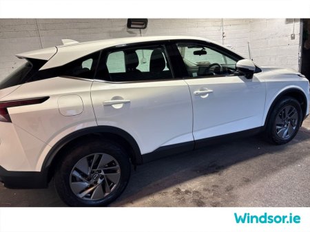 2024 Nissan Qashqai 1.3 PET MILD HYBRID SV CVT €30,995 thumbnail