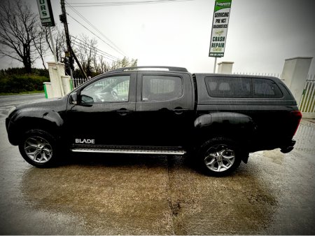 2015 Isuzu D-MAX - thumbnail 3