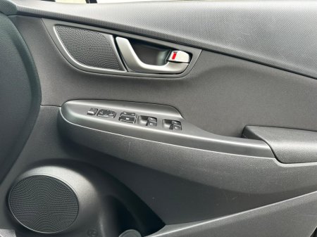 2019 Hyundai Kona - thumbnail 29