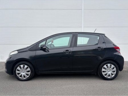 2012 Toyota Yaris - thumbnail 14
