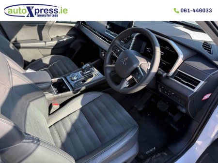 2022 Mitsubishi Outlander - thumbnail 2