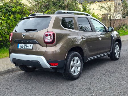 2019 Dacia Duster - view 3