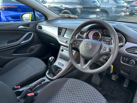 2016 Opel Astra SC 1.4 I 100PS 5DR thumbnail