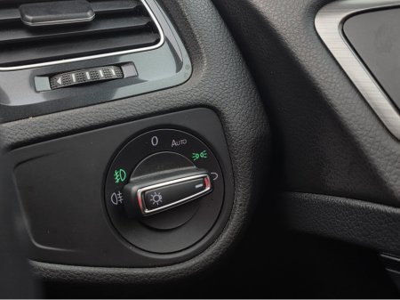 2017 Volkswagen Golf ( 172 REG ) NEW MODEL 1.2 TSI CARPLAY ANDROIDAUTO  LANE ASSIST  ALLOYS €15,450 thumbnail