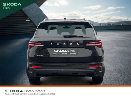 2023 Skoda Karoq STYLE 2.0 TDI 115HP DSG 5 5DR €35,900 thumbnail
