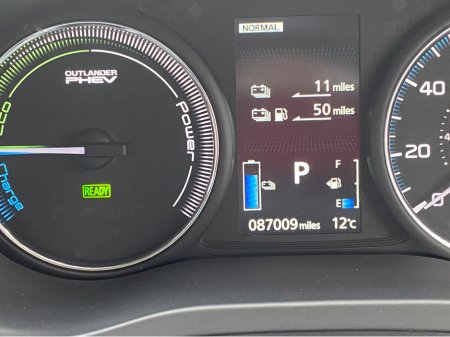 2016 Mitsubishi Outlander - thumbnail 10