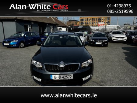 2016 Skoda Octavia - view 3