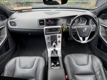 2017 Volvo V60 D4 CLASSIC 2.0 D // SERVICE HISTORY // REVERSE CAMERA // DIGITAL CLUSTER €19,900 thumbnail