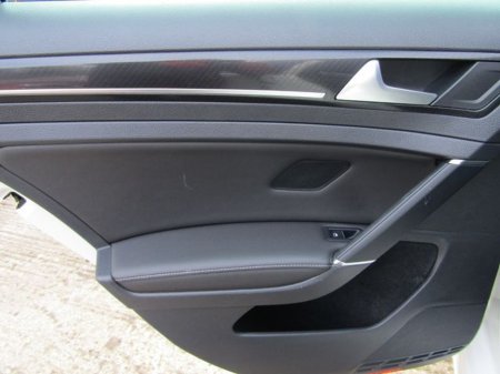 2015 Volkswagen Golf GOLF R ESTATE AWD 5DR Auto €21,950 thumbnail