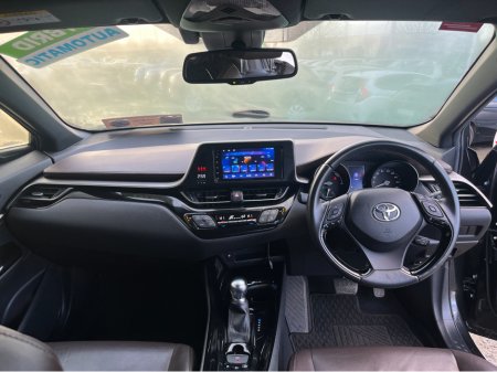 2019 Toyota C-HR SOL HYBRID AUTOMATIC 1.8 PETROL //HALF LEATHER HEATED SEATS//ADAPTIVE CRUISE CONTROL//REVERSE CAMERA//KEYLESS ENTRY// €19,950 thumbnail