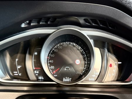 2018 Volvo V40 - thumbnail 13