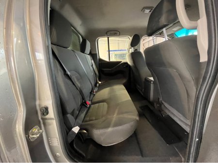 2015 Nissan Navara - thumbnail 11