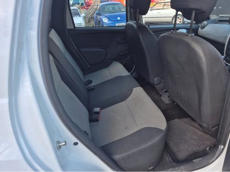 2016 Dacia Duster ALTERNATIVE 1.5 DCI 110 4DR €7,750 thumbnail