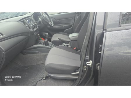 2021 Mitsubishi L200 SUPERCHARGER BUSINESS 6MT 4DR 2.5 DID CR 4WORK €33,950