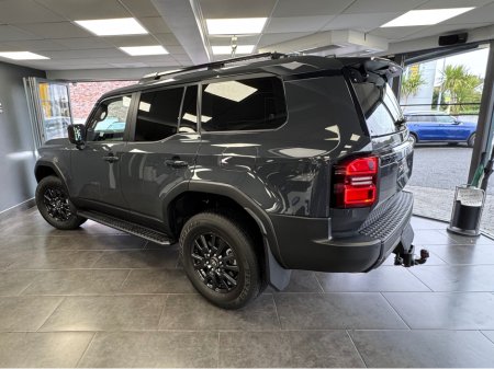 2025 Toyota Landcruiser LAND CRUISER N1 4DR €69,900 thumbnail