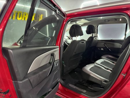 2015 Citroen C4 e-HDi 115 Airdream 6-spd man EXCLUSIVE €6,950 thumbnail