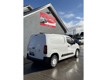 2019 Peugeot Partner PROFESSIONAL L1 B BLUEHDI €9,500 thumbnail